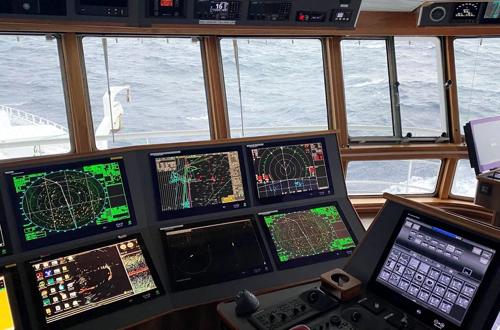 Key Features to Look for in a Marine Chartplotter for Commercial Vessels