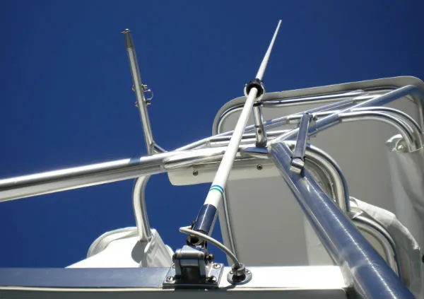 How to Choose the Right Marine VHF Antenna for Commercial and Recreational Use