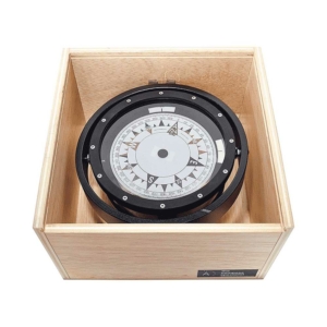 Spare compass in wooden box C20-00131